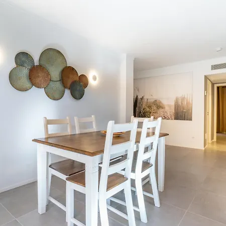 Ponent Cala Ratjada E Apartment *